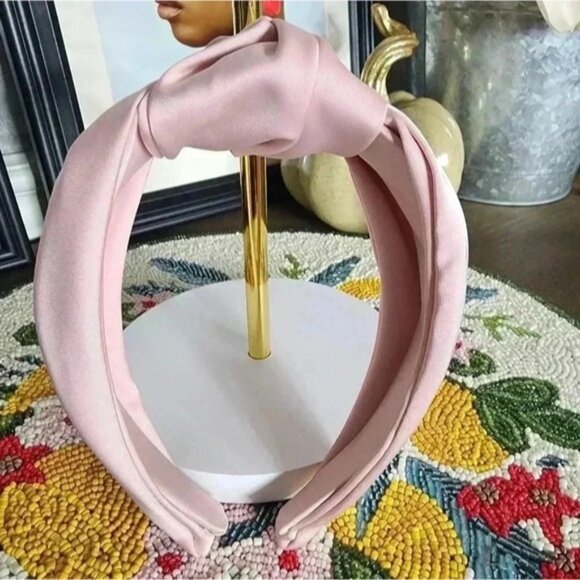 🆕️Gorg Satin Baby Pink Headband - Picture 1 of 3